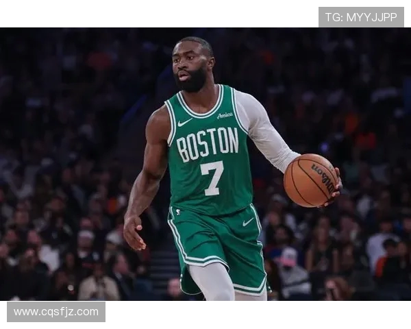 杰伦布朗高效表现出战9分钟贡献11分3篮板1盖帽状态回暖令人期待